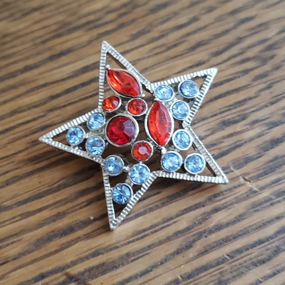 Jewelry - Silver Tone Star Brooch w/Blue & Red Rhinestones